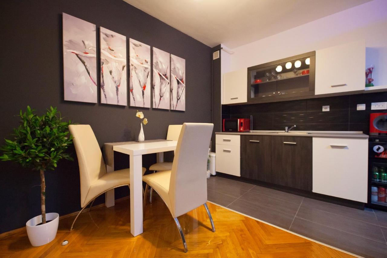 Apartman Aurelius - Private Parking Osijek Exterior foto