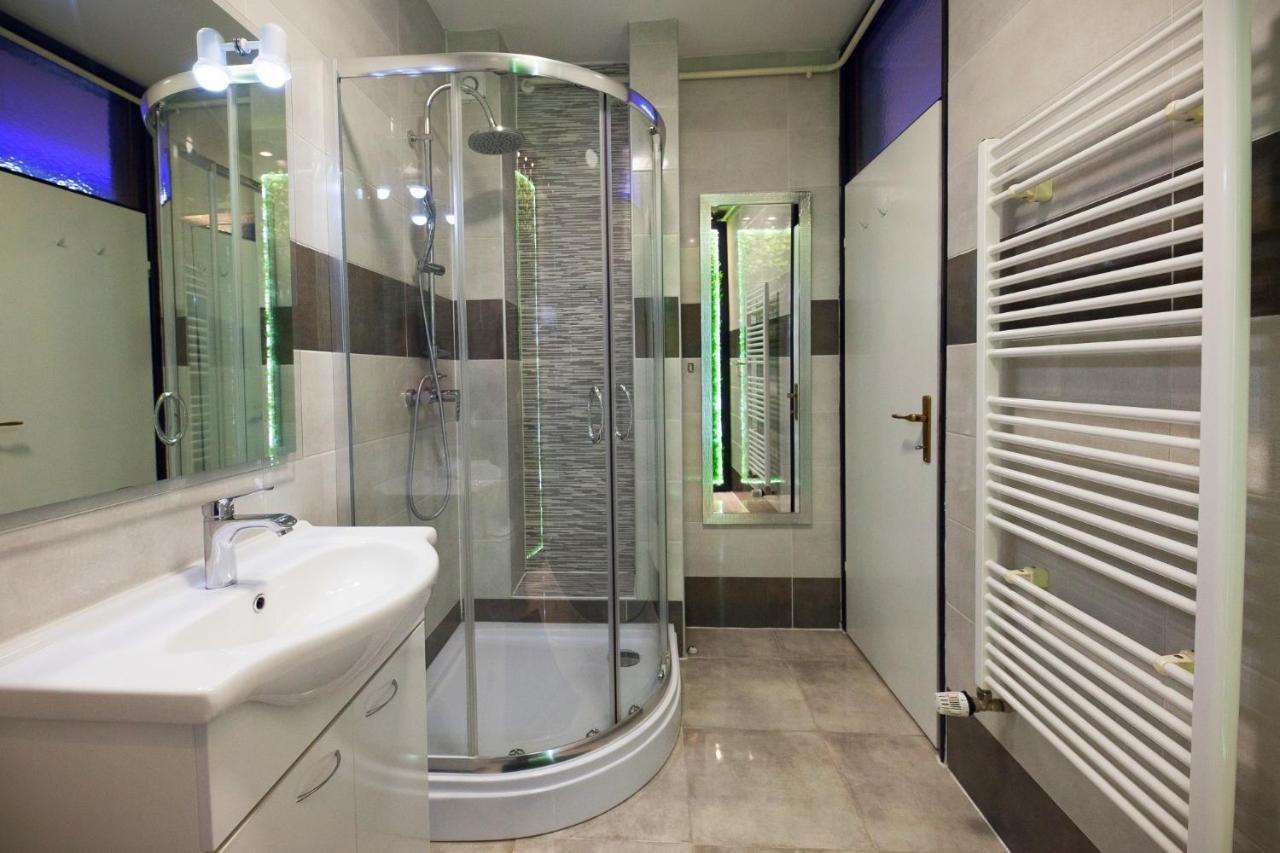 Apartman Aurelius - Private Parking Osijek Exterior foto