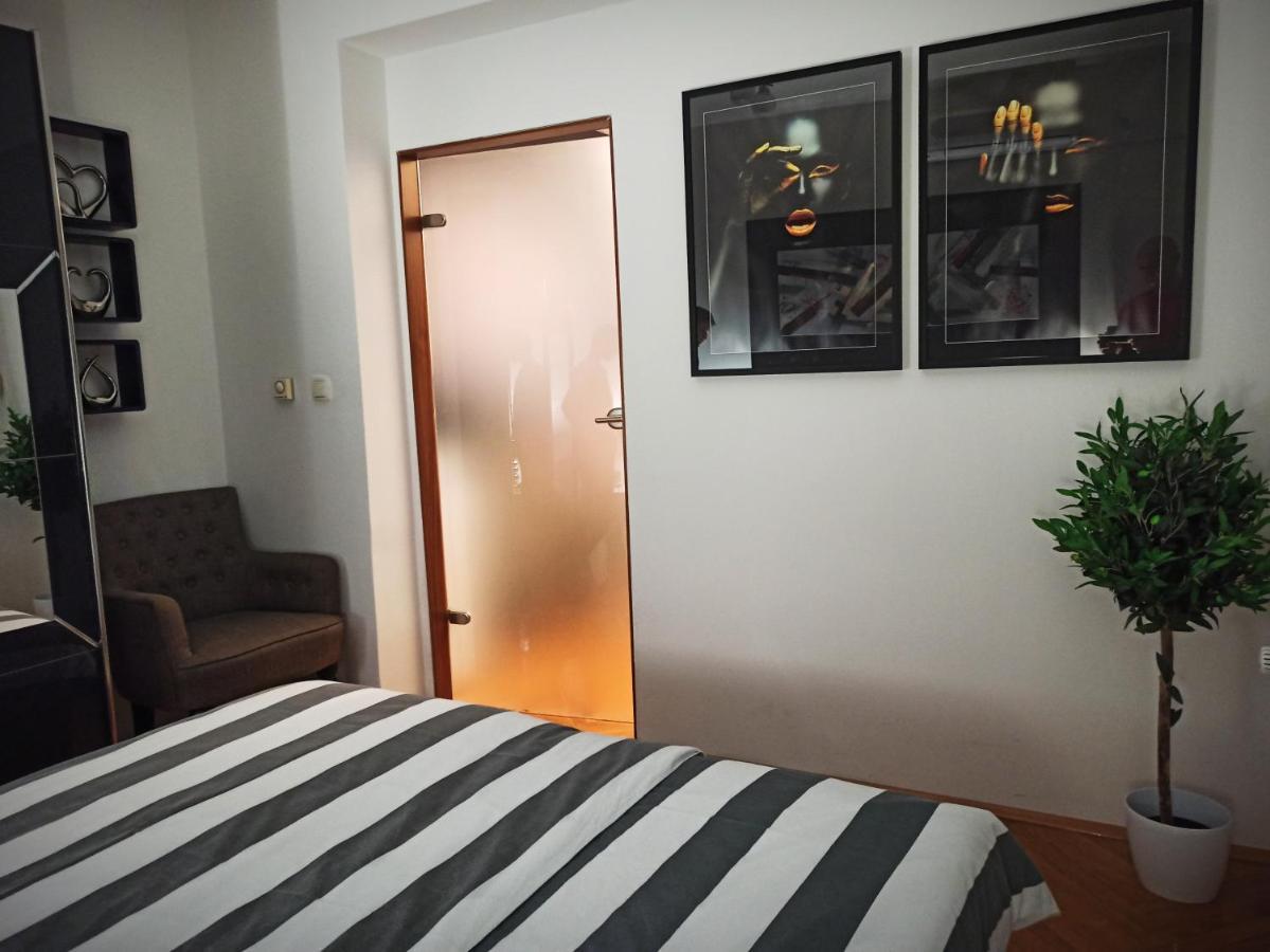 Apartman Aurelius - Private Parking Osijek Exterior foto