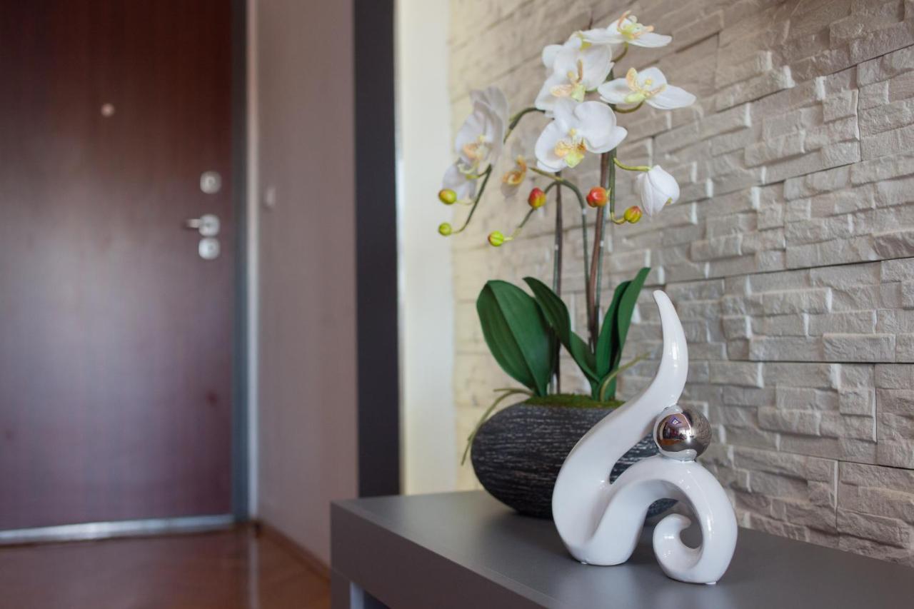 Apartman Aurelius - Private Parking Osijek Exterior foto